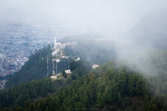 Monserrate-entre-la-niebla